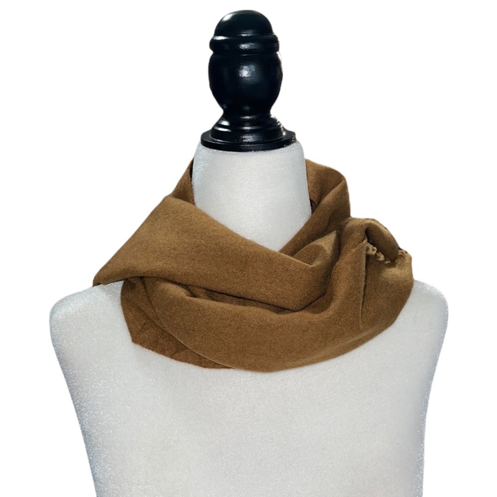 Vintage 💯 cashmere by scarf with fringe